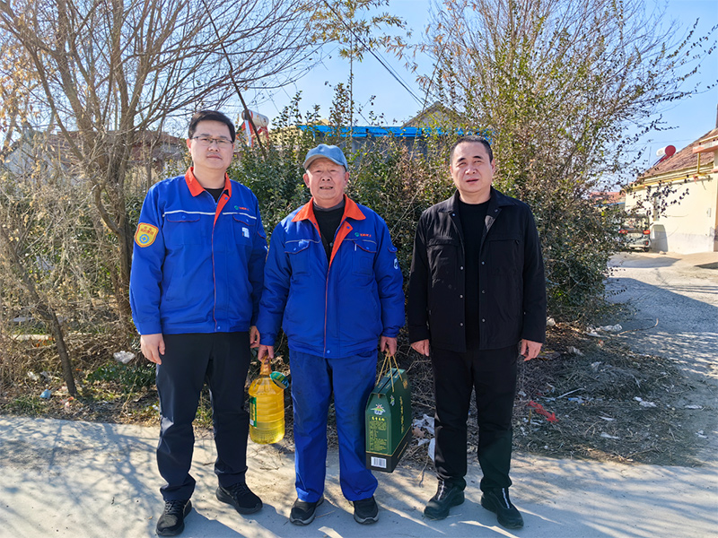 情系职工新春送暖飞源化工走访慰问困难职工